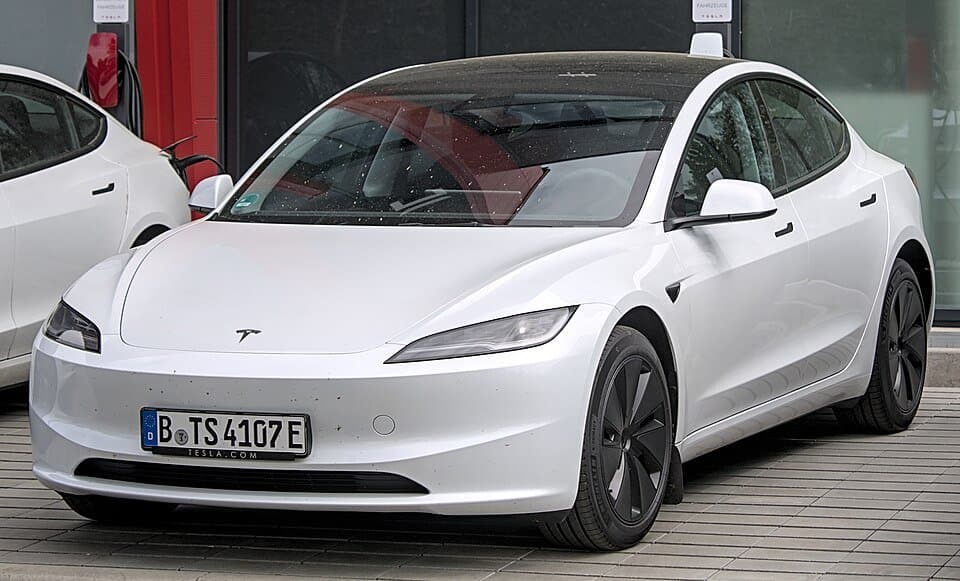 Tesla Model 3 2024